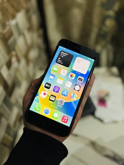 iPhone 8Plus Pta With Box or Charger