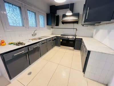 F8 3 Bed Upper Portion Available For rent