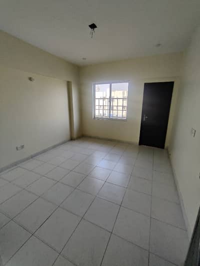WELL MAINTAINED APARTMENT IS AVAILABLE FOR RENT