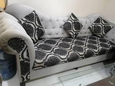7 seater sofa set with centre table
