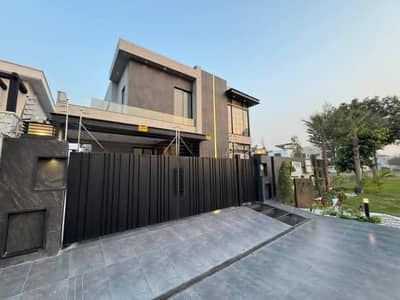 Top Location 1 Kanal Beautiful House Available For Rent In DHA Phase 7