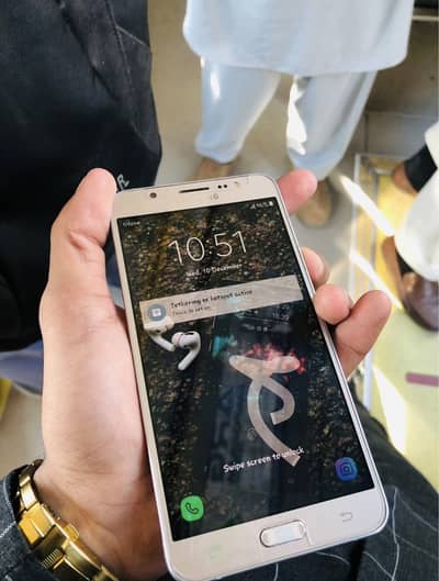 Samsung Galaxy J7 (6)