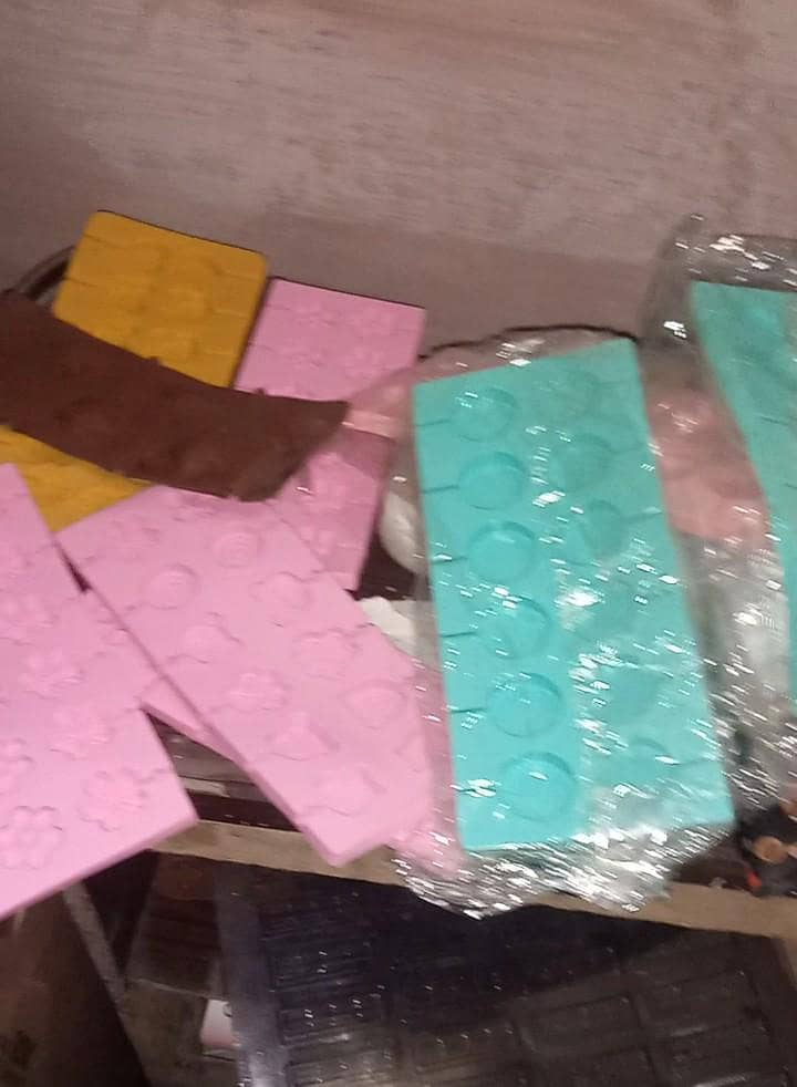 لڑی پیکنگ مینول مشین ، چاکلیٹ میلٹ مشین 10