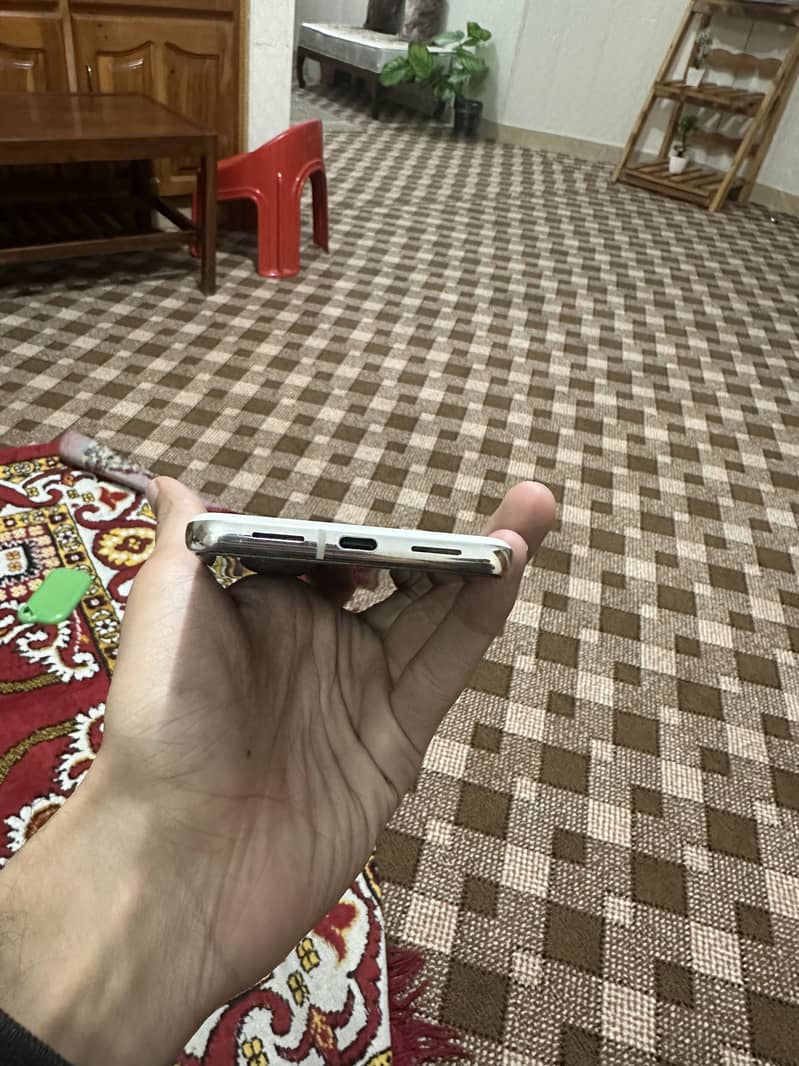 google pixel 8 pro 2