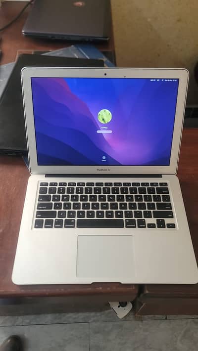 Macbook Air 2015 i5 4gb Ram 256gb ssd