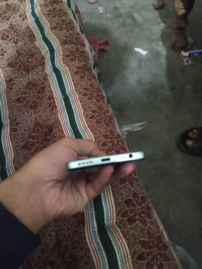 panel change hai back  toti hai  Box or charger Sath hai