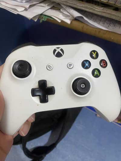 XBOX ONE S CONTROLLER
