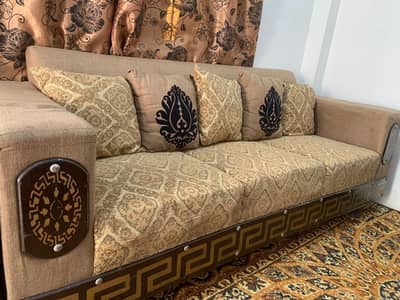6 Siter Sofa Set just like brand new Condition