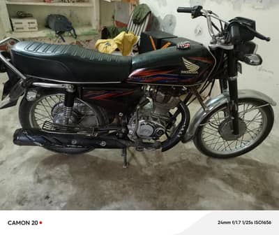 Honda 125 black color