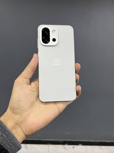 one plus 13T 12/256 non pta exchange possible 0342/7849/614