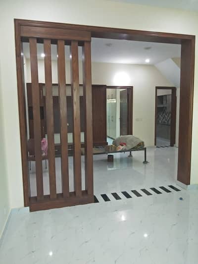 5,Marla Almost Brand New Ground Floor Portion Available For Sailent Office Use Near Emporium Mall