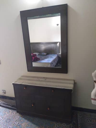 Kisi ny Apna ghr ka Saman Furniture sale krna ha to add visit kro