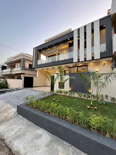 corner 3570 brand-new designer house at a prime location G-13/4