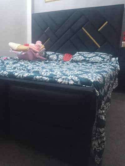 king bed side table or dressing without metress