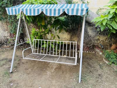 Garden sitting swing