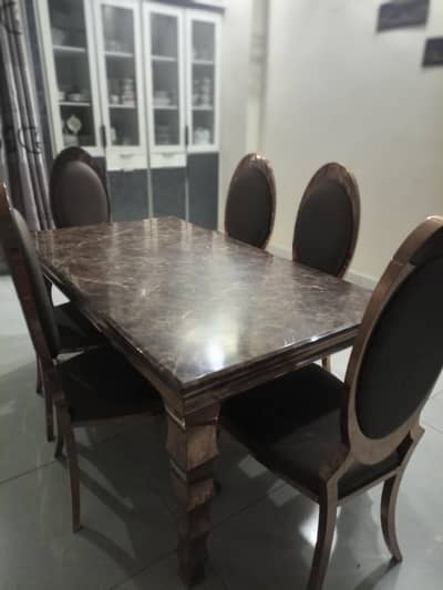 Marble top imported dining table 10/9 condition