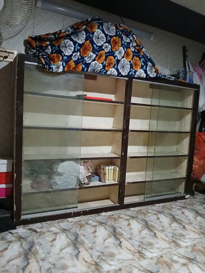 grocery store Racks+cosmetic store