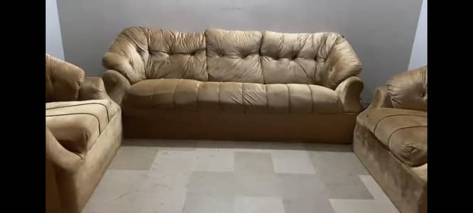 5 Seater Sofa Set New Condition