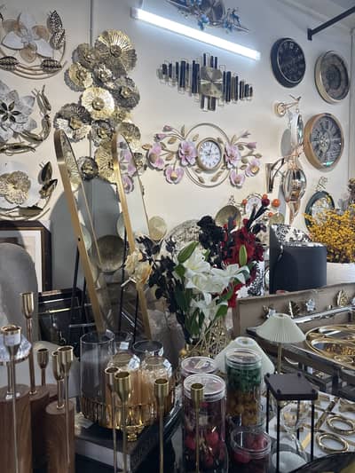 Require saleman for homedecor shop. Msg only on wtsapp 0300-3403979