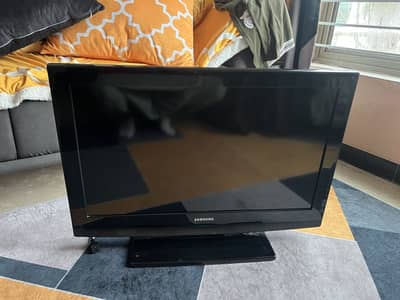 32 inch samsung LED TV with remote