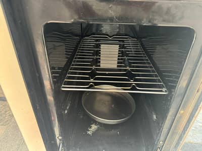 Aone Corna 5 Stoves brand only one year use in Bahria