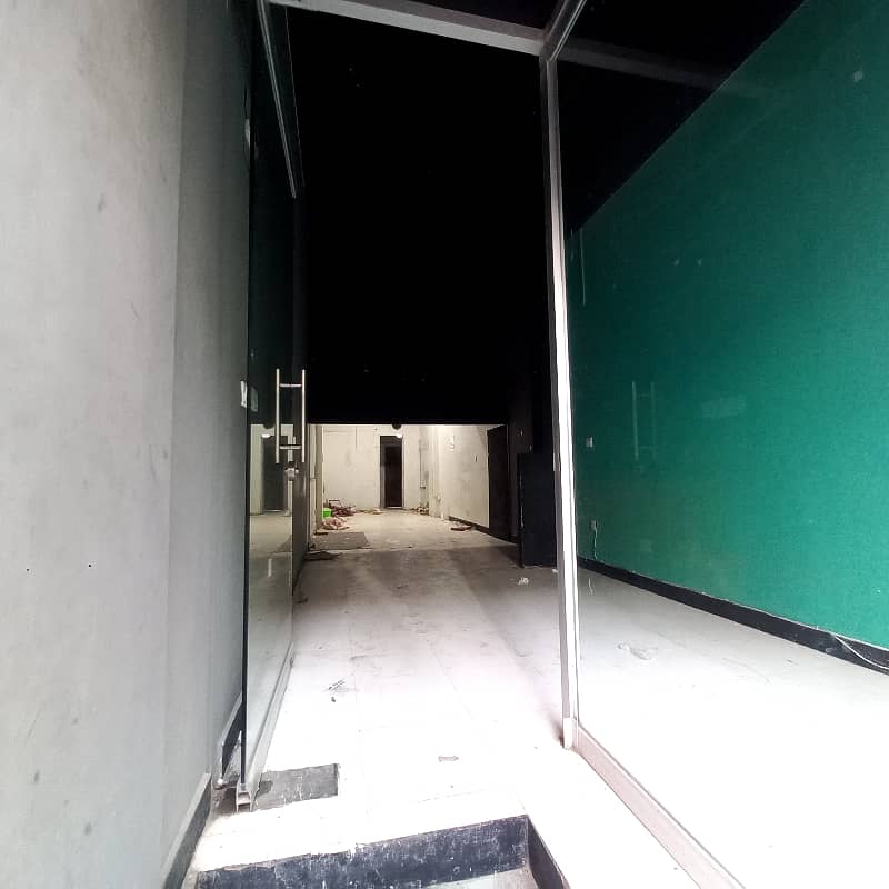 PRIME 450 SQUARE FEET SHOP FOR RENT IN HOT LOCATION, BIG BUKHARI ...