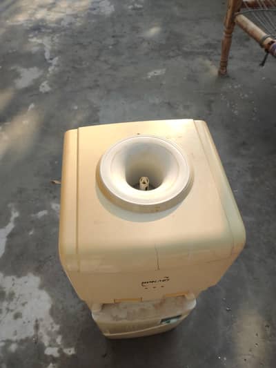 water dispenser. homage  com   hot and cold option