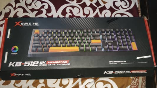 only 3 days used ineed some money it's a original xtrike me keyboard