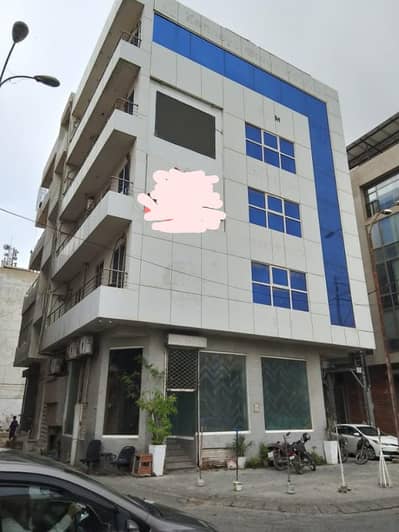 100 YARDS BUILDING SHAHBAZ COMMERCIAL DHA PHASE 6