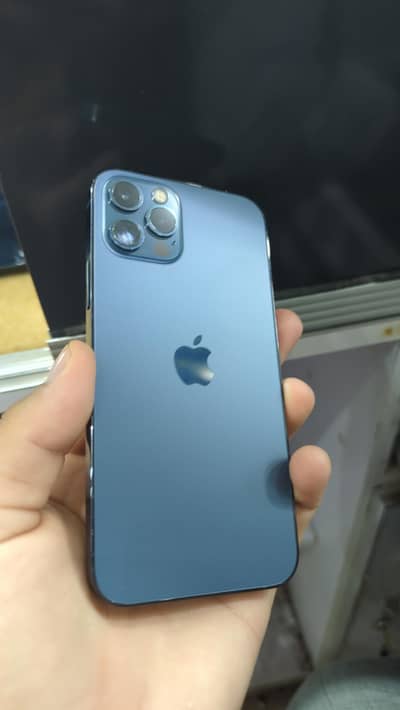 iphone 12pro condition 10/10 water pack