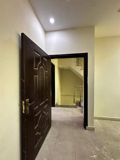 4 MARLA SECOND FLOOR FOR RENT IN MILITARY ACCOUNTS SOCIETY NEAR COLLAGE ROAD LAHORE