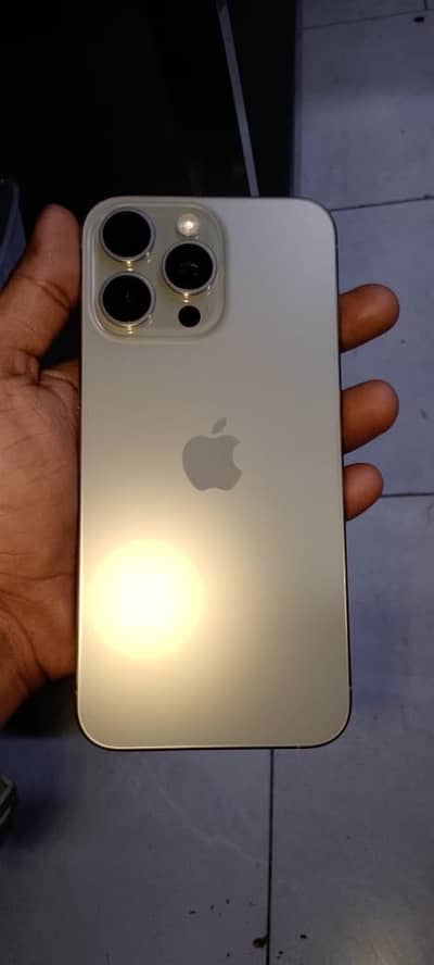 I phone 15 pro max 256