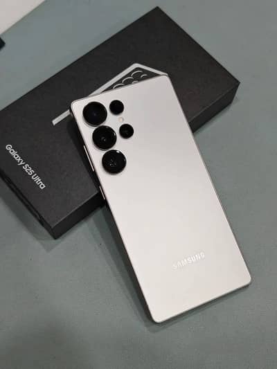 Samsung Galaxy S25 Ultra – Premium Flagship Phone