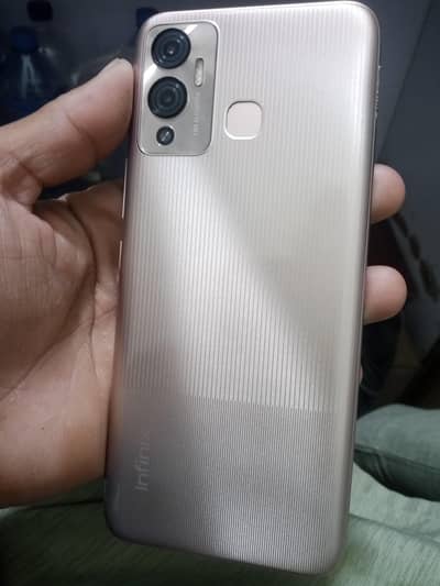 Infinix hot 12 play / 4/64 Gb / 6000 Mh battery 