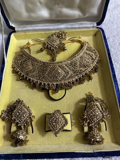 Bridal antique set
