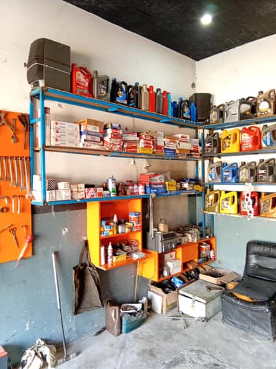 Auto mechanical work shop