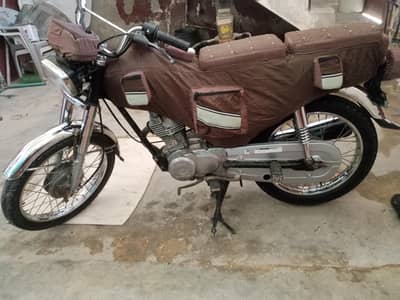 gari ki body thik h engine main Kam h chothy geer main jhtka lyti h