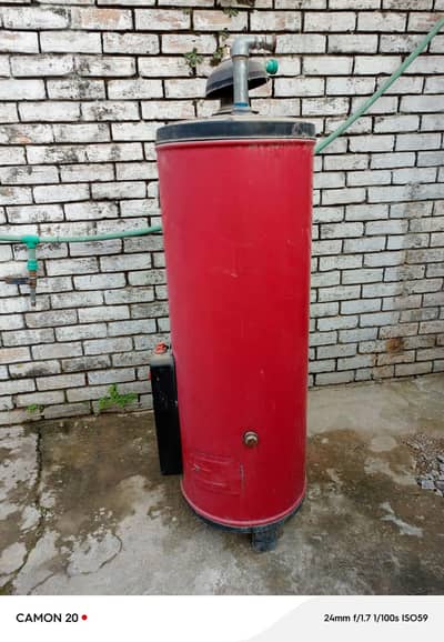 Gas geyser for sale only 1 season used