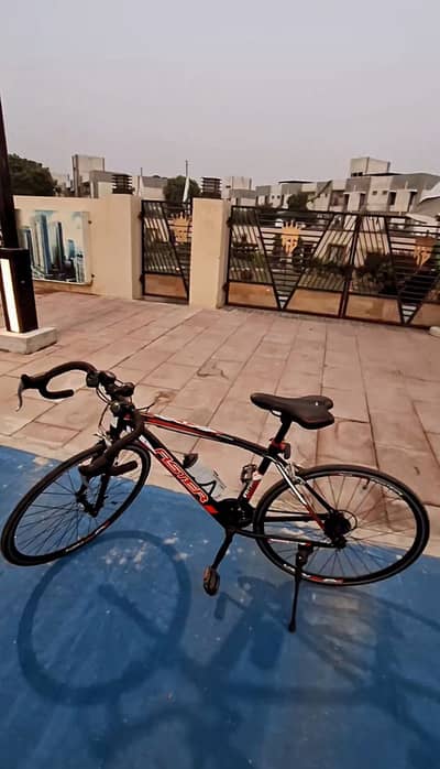 Auster 700c racing cycle