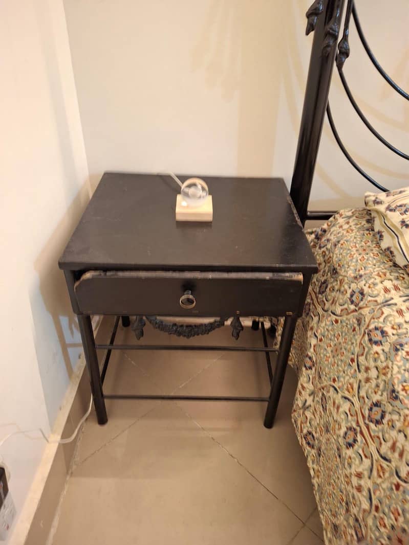 double bed with dressing table 2