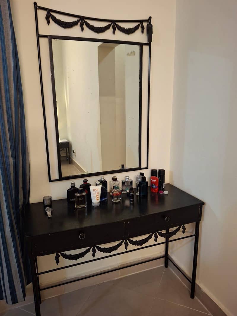 double bed with dressing table 5