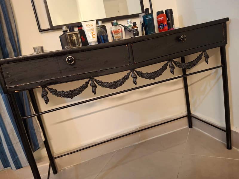 double bed with dressing table 7