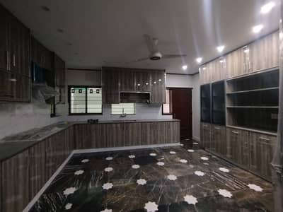 18 Marla Full House Available For Rent In Main Cantt.