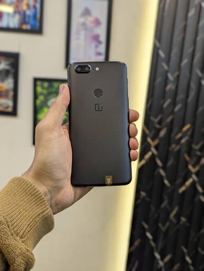 OnePlus 5t 8ram 128gb dual sim approved