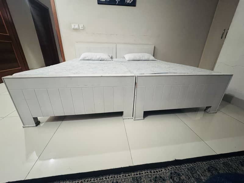 Single bed 0