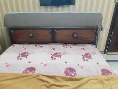 Woden single bed set with spring mattress