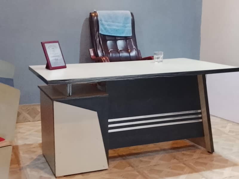 Office Table 0