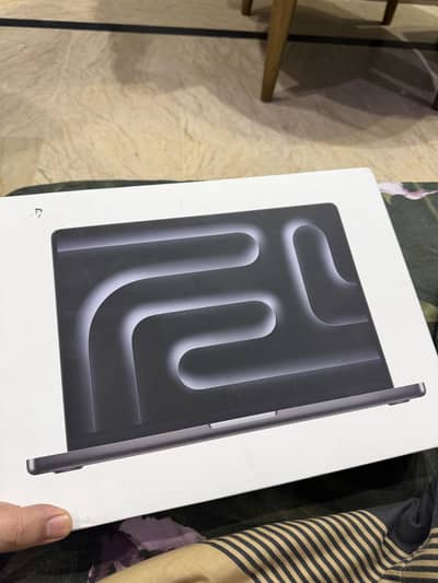 MacBook pro m4 512 gb