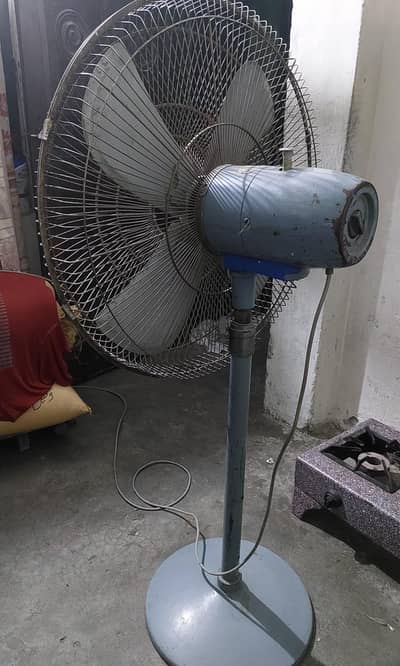 pedestal fan 4 sale