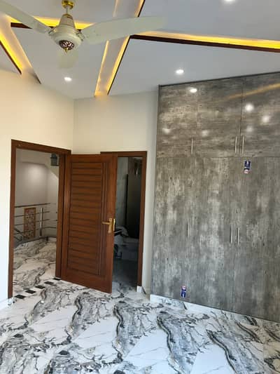 1 Bed Luxury Apartment For Sale In Bahria Town Lahore